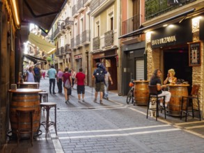 There are countless pubs, bars, taverns and restaurants in St Nicholas Street (Calle San Nicolas),