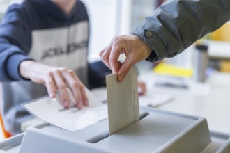 Voting for the constituency 03300 Seevorstadt-Ost, Dresden, Saxony, Germany, Europe