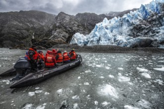 Excursion by Zodiac to the Condor Glacier, Cordillera Darwin, Alberto de Agostini National Park,