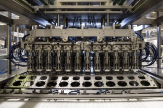 Automatic food packing machine for industrial use