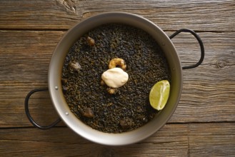 Black rice Paella recipe for two from Valencia Spain