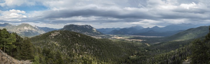 Magnificent panoramic view over the woods of Rocky Mountain National Park, USA, North America