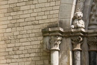 Lion at the west portal, St, Saint, Saint
