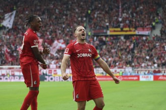 Christian Günter (SC Freiburg) celebrates his goal to make it 3-0 at half-time, Junior Adamu (SC