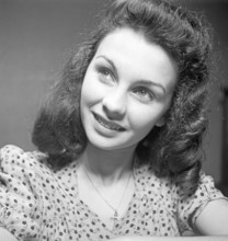 Jean Simmons. British actress and singer. Born January 31, 1929, died January 22, 2010. She acted