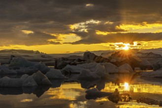Evening at Jökulsarlon, south coast, Iceland, Europe