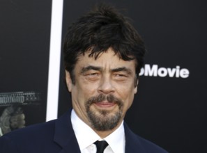 Benicio del Toro at the Los Angeles premiere of 'Sicario: Day Of The Soldado' held at the Regency