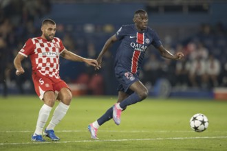 Football match, Randal KOLO MUANI Paris St. Germain right on the ball, David LOPEZ Girona FC left