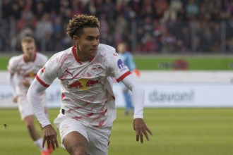 Football match, Antonio NUSA RB Leipzig concentrates on sprinting, Voith-Arena football stadium,