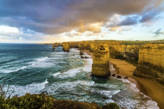 Fantastic morning light on the Pacific coast about Melbourne. The well-known rocks Twelve apostles