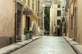 Old streets and buildings in St. Tropez
