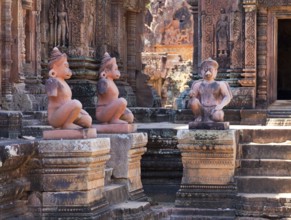Ancient statues in the temple Banteay Srei, Kambodia