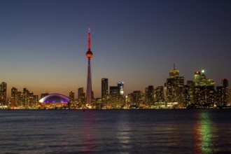 Toronto, Ontario, Canada. Jun 4, 2023. A horizontal view to a Toronto skyline during a Sumer night