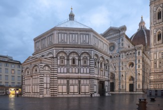 Florence, Firenze, Cathedral, Duomo Santa Maria del Fiore, Baptistery San Giovanni from southwest,