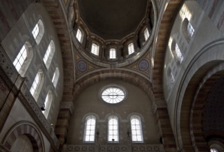 Built 1852-92, west transept, oblique view upwards, St., Sankt, Saint