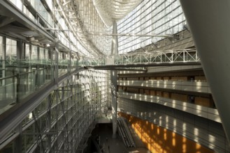 Curtain wall, suspension bridges, Tokyo International Forum, architect Rafael Vignoli, Tokyo,