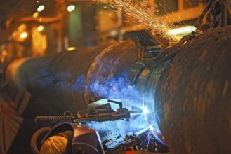Butt welding underwater pipeline using automatic equipment. International waters of the Baltic Sea