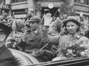 Norwegian royal family. Pictured here 1945 when returning to Norway and Oslo when world war ii was