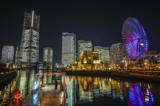 All Public and Private spaces light up in the Minato Mirai office. Shooting Location: Yokohama-city