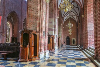 POZNAN, POL - NOV 27, 2018: Interior of Archcathedral Basilica of St. Peter and St. Paul in Poznan,