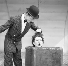 Performance in 1948. The artists under the stage name Arlington perform on the Main Stage. He