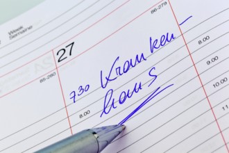 An appointment is entered in a calendar: Krankenhaus Austria