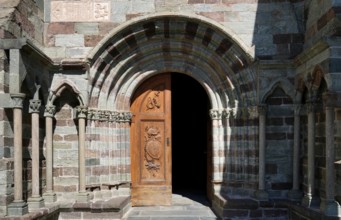 Portal, Sacra di San Michele, San Michele bei der Klus, Abbey, Turin Sant'Ambrogio di Torino,