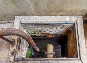 Suction water pit