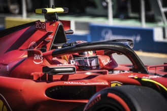 MELBOURNE, AUSTRALIA, APRIL 2: Carlos Sainz of Spain drives the Ferrari SF-23 on race day during