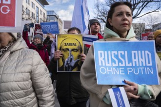 17.03.2024, Berlin, Germany, Europe, Thousands of people protest in front of the Russian Embassy on