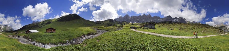 360° Panorama at the Ladizalm in the Karwendel, Tyrol, Austria 360 ° Panoramic view at the Ladizalm