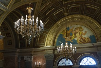 A picture of the ornate interior of the Hungarian State Opera