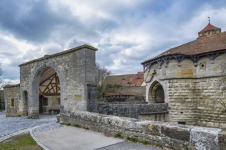 Town gate Spitalbastei or Spitalbastion, covered bridge, Rothenburg ob der Tauber, district of