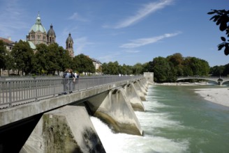 Weir footbridge on the Isar, Munich