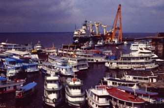 Brazil: Fishing boats in the harbour of Manaus on the Amazon