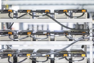 Saxony's Economics and Energy Minister Dirk Panter visits Saxony's largest battery storage