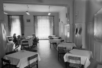 12.07.1985, CSSR, Karlovy Vary, dining room of a restaurant