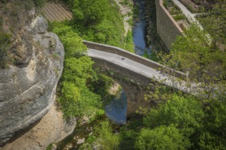 Puente de las Curtidurías is another name for the Puente de San Miguel or the Puente Árabe, which