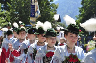 Bavaria, Werdenfels, Garmisch-Partenkirchen, customs, tradition, parade, girls, dirndl