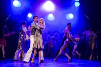 Tino Andrea Honegger and Julia Fechter starring as Tony Manero and Stephanie Mangano in the musical
