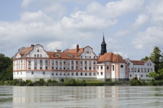 Castle Neuhaus am Inn, seen from Schärding, baroque moated castle, Neuhaus am Inn, Inn, Innviertel,