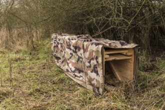 NSG Südliche Leineaue, Laatzen, live trap for catching nutrias (Myocastor coypus) on the bank of