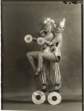 Varietee, Acrobats, Disguise, 1920s, Germany, Europe