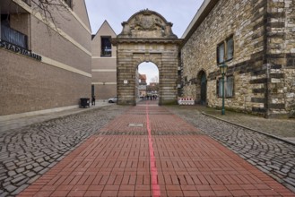 Tor tor des Marschalls, Marstalltor, architect Louis Remy de la Fosse, city gate, diffuse light,