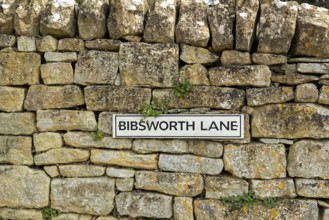 Wall, street sign, Bibsworth Lane, Broadway, Worcestershire, The Cotswolds, England, Great Britain