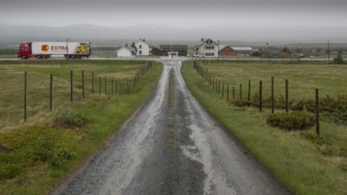 The trail leads to the historically significant Fokstugu farm on the E6 motorway, Fjellstue,
