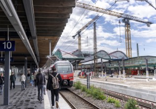 Modernisation of Duisburg Central Station, the platforms of the 13 tracks are being renewed, 2