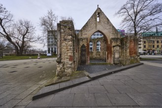 Nikolaikapelle, ruin of a chapel, architectural monument, bare wintry trees, general architecture,