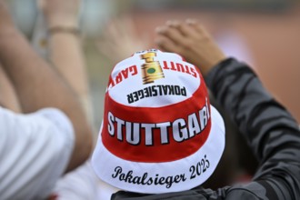 Fan clothing, hat, cap, Cup Winner 2025 lettering, victory celebration, VfB Stuttgart team