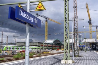Modernisation of Duisburg Central Station, the platforms of the 13 tracks are being renewed, 2